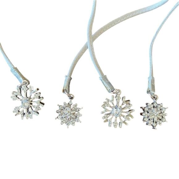 St. John ivory/pale gray/silver strappy sandal w/rhinestones. Made in Italy. Siz - Picture 10 of 13